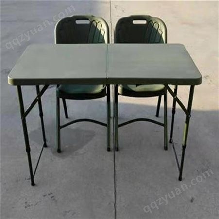 野营作业桌 折叠桌 PE折叠桌 吹塑折叠桌