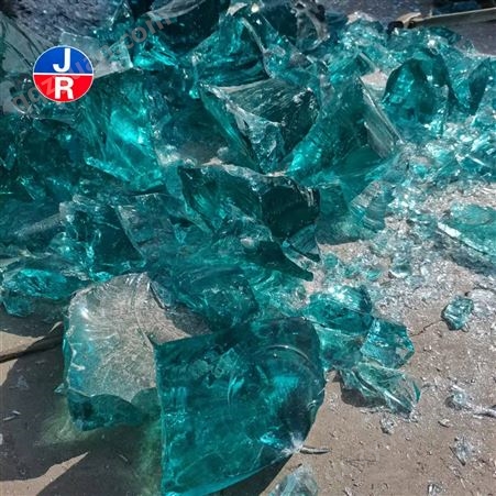 孔雀蓝不规则大块玻璃块 景观玻璃石 透光无气泡石笼玻璃